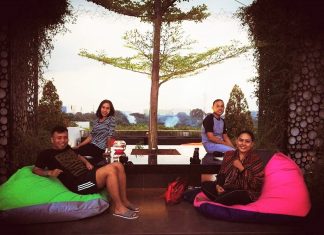 Resort Hotel FM7: Asyiknya Hotel Dekat Bandara Montezuma Rooftop at Hotel FM7 : Sari Novita