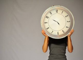 Kekacauan Yang Fana Adalah Waktu. Kita Abadi